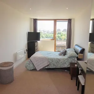  Apartment Quayside ,