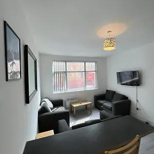  Apartment The Bake - 5 Bedroom Large Sleeps Up To 16 Person